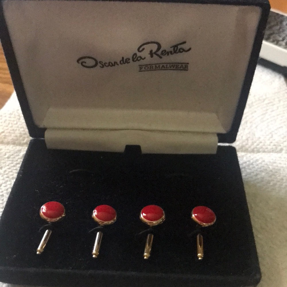 New in box Vintage OSCAR de la RENTA shirt studs
